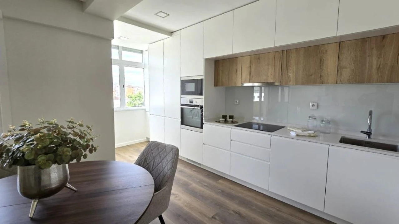 Apartamento T3 para Venda em Benfica Foto 1
