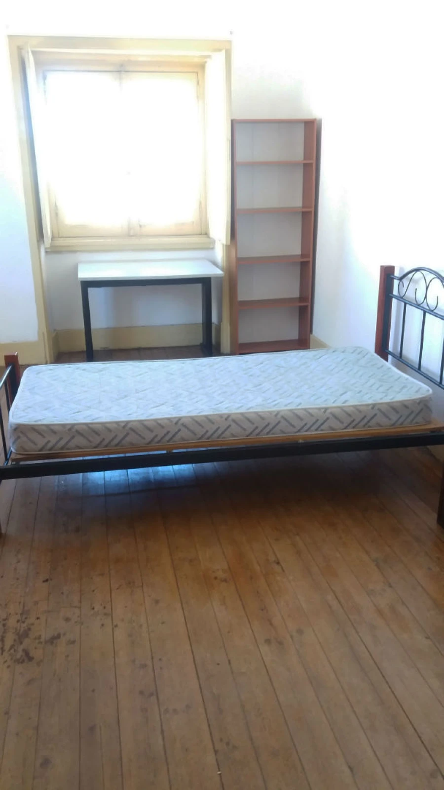 Apartamento T5 para Arrendamento em Santo Antonio dos Olivais Foto 6