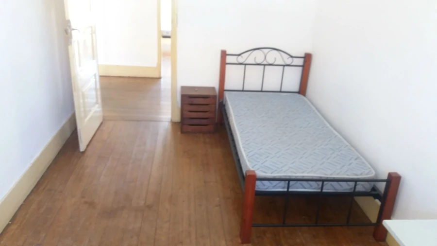 Apartamento T5 para Arrendamento em Santo Antonio dos Olivais Foto 4