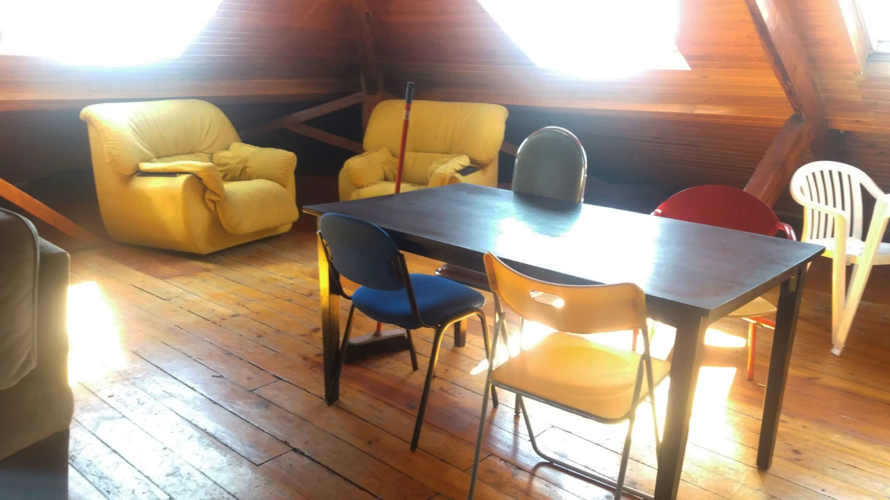 Apartamento T5 para Arrendamento em Santo Antonio dos Olivais Foto 9