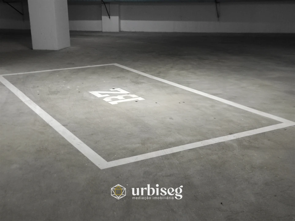 Garagem para Venda em Buarcos Foto 5