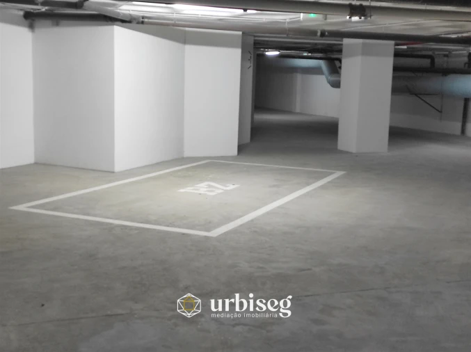 Garagem para Venda em Buarcos Foto 4