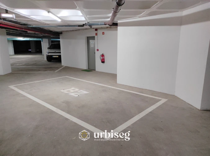 Garagem para Venda em Buarcos Foto 3