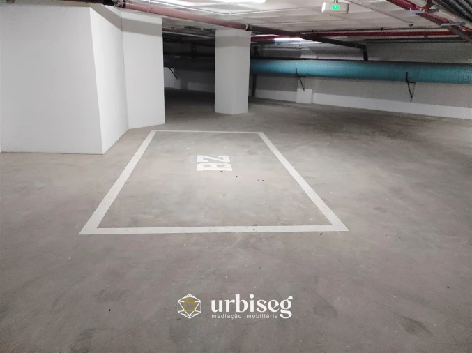 Garagem para Venda em Buarcos Foto 2
