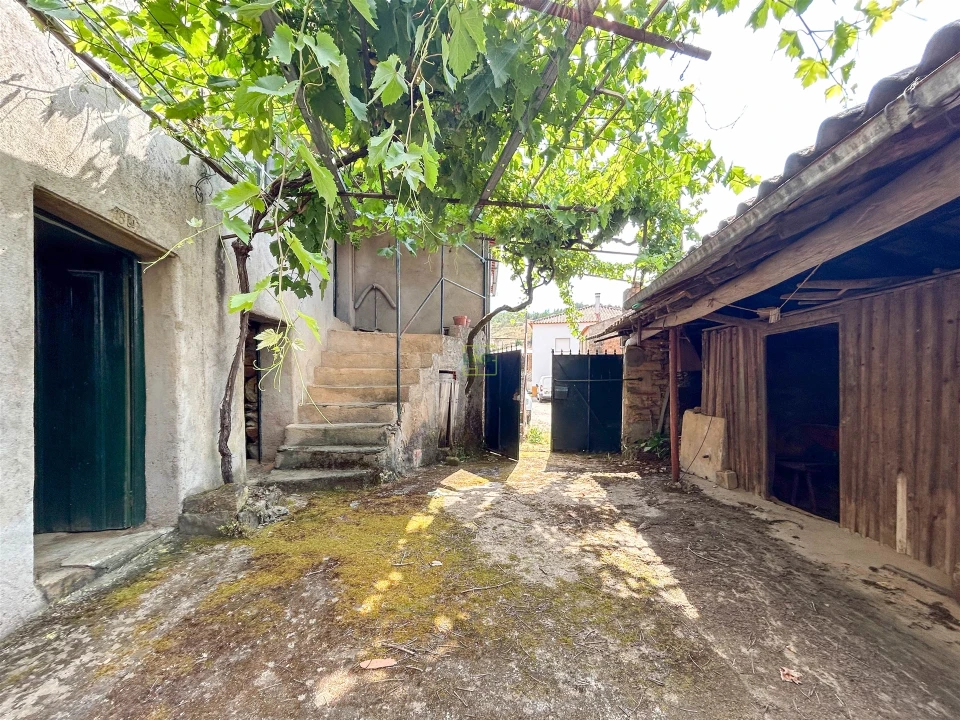 Moradia T3 para Venda em Sarzedas Foto 30