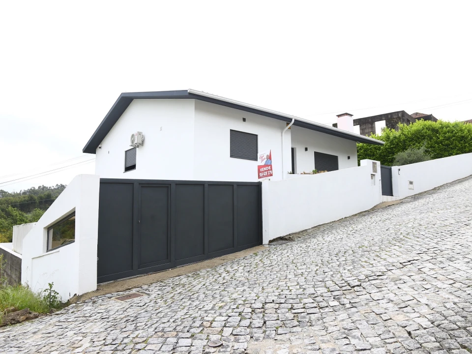 Moradia T0 para Venda em Vilarinho Foto 2