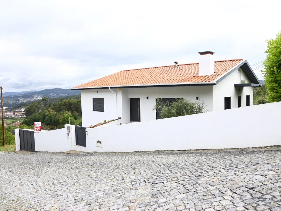 Moradia T0 para Venda em Vilarinho Foto 1