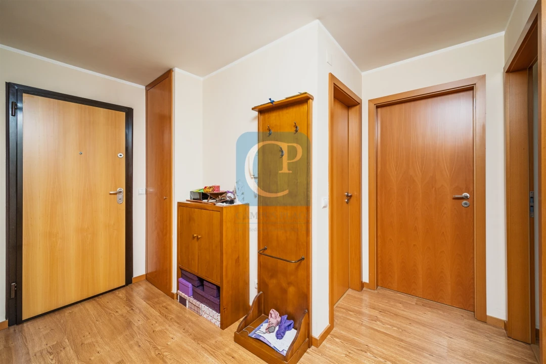 Apartamento T1 para Venda em Lordelo do Ouro e Massarelos Foto 5