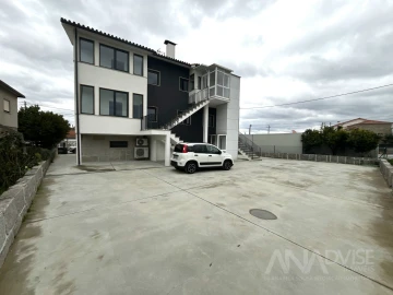 Apartamento T2 para Arrendamento em Rio de Loba