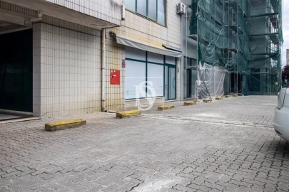 Loja para Venda em Amarante (São Gonçalo), Madalena, Cepelos e Gatão