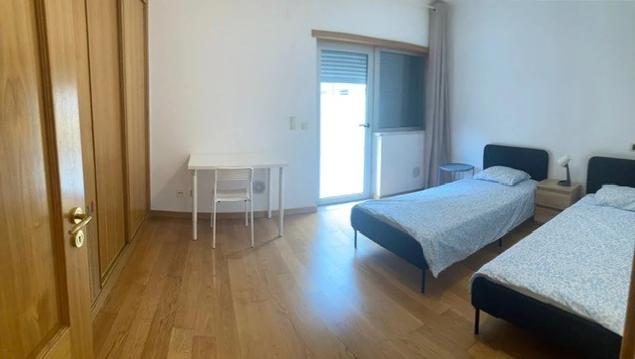 Apartamento T4 para Venda em Parque das Nações Foto 38