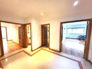 Apartamento T4 para Venda em Parque das Nações