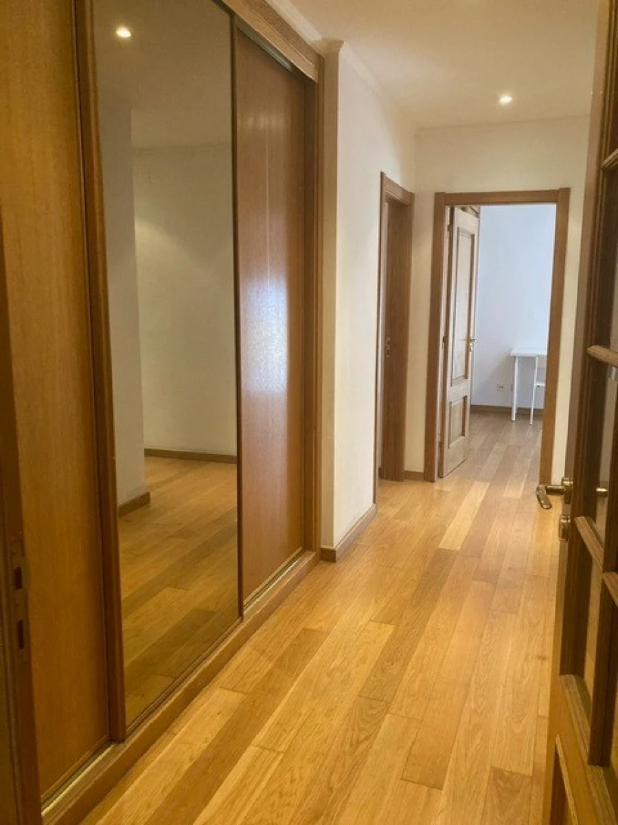 Apartamento T4 para Venda em Parque das Nações Foto 36