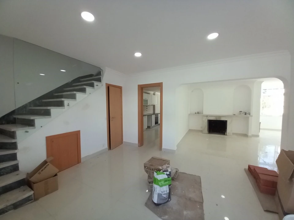 Moradia T3 para Venda em Carcavelos e Parede Foto 4