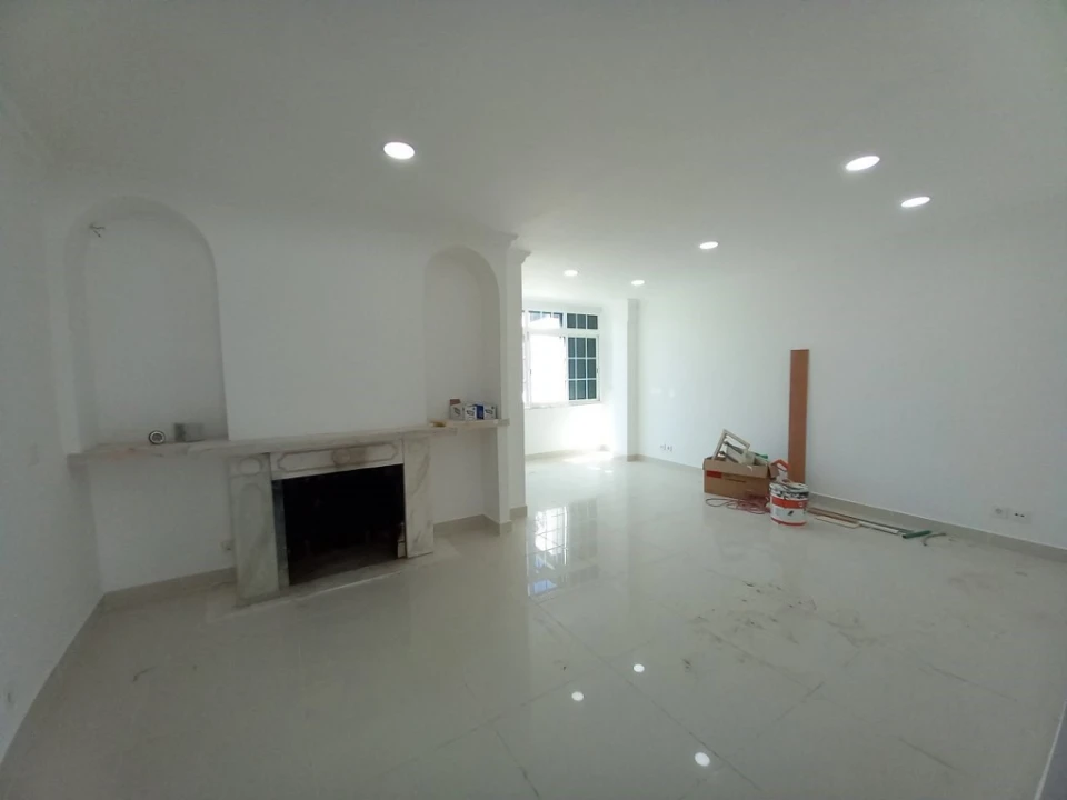 Moradia T3 para Venda em Carcavelos e Parede Foto 2