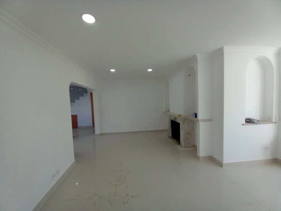 Moradia T3 para Venda em Carcavelos e Parede Foto 7