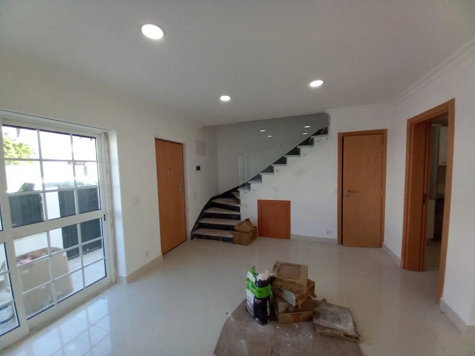 Moradia T3 para Venda em Carcavelos e Parede Foto 8