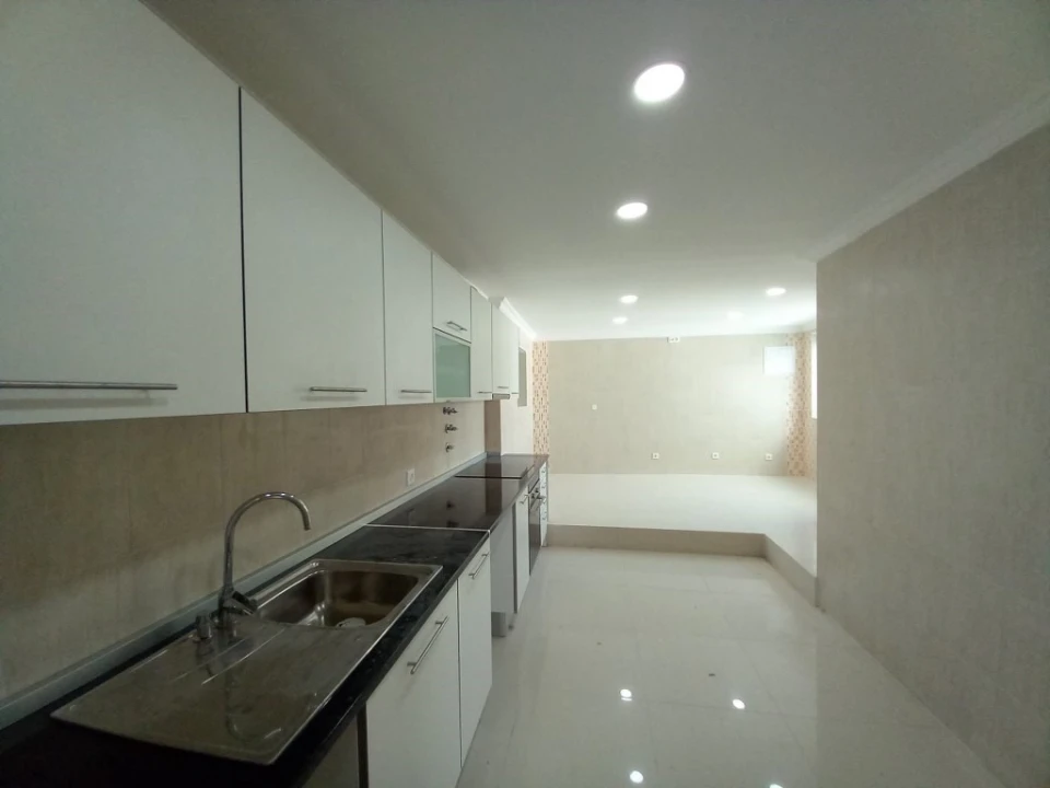 Moradia T3 para Venda em Carcavelos e Parede Foto 13