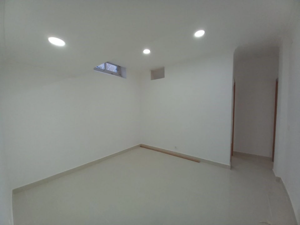 Moradia T3 para Venda em Carcavelos e Parede Foto 48