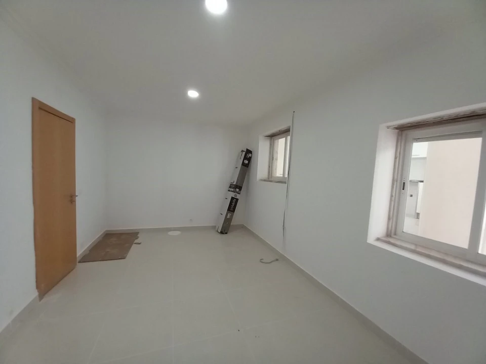Moradia T3 para Venda em Carcavelos e Parede Foto 58