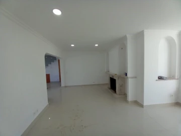 Moradia T3 para Venda em Carcavelos e Parede