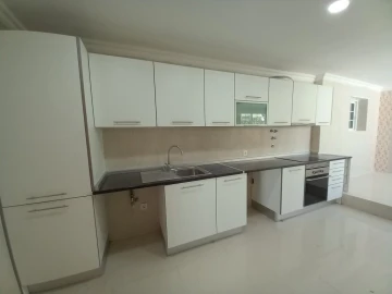 Moradia T3 para Venda em Carcavelos e Parede
