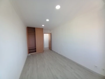 Moradia T3 para Venda em Carcavelos e Parede