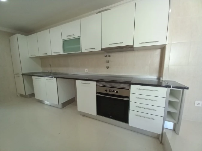 Moradia T3 para Venda em Carcavelos e Parede Foto 16