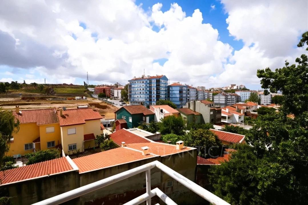 Apartamento T2 para Venda em Agualva e Mira-Sintra Foto 4