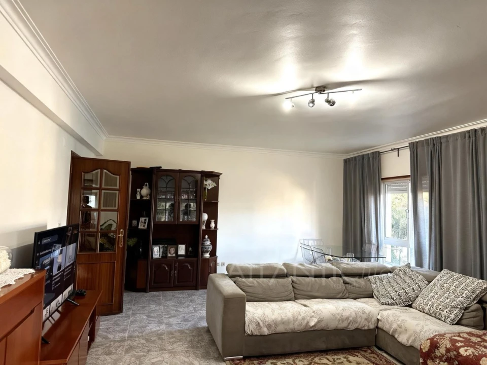 Apartamento T2 para Venda em Agualva e Mira-Sintra Foto 2