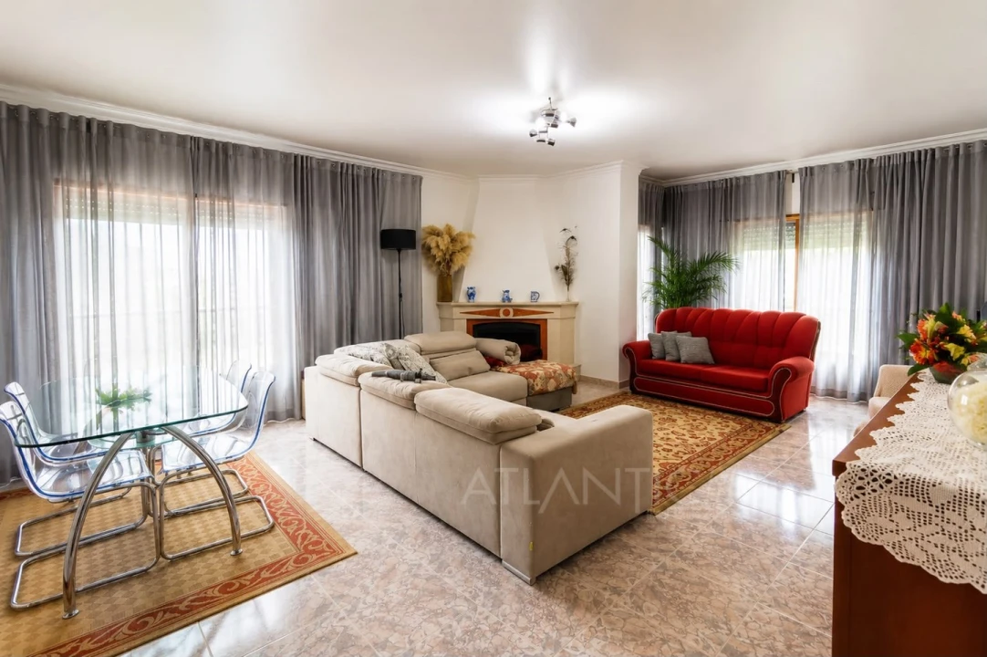 Apartamento T2 para Venda em Agualva e Mira-Sintra Foto 1