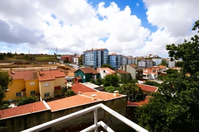 Apartamento T2 para Venda em Agualva e Mira-Sintra