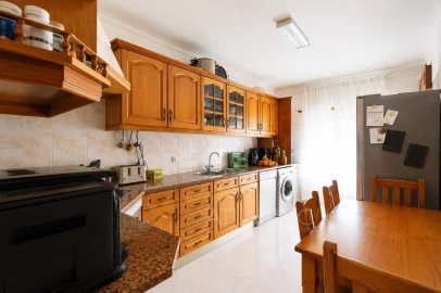 Apartamento T2 para Venda em Agualva e Mira-Sintra
