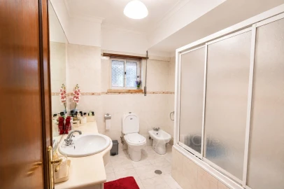 Apartamento T2 para Venda em Agualva e Mira-Sintra