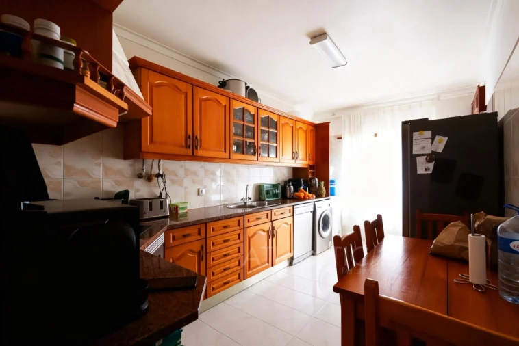 Apartamento T2 para Venda em Agualva e Mira-Sintra Foto 6