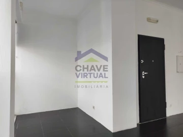 Loja para Arrendamento em Bombarral e Vale Covo