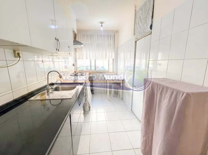 Apartamento T2 para Venda em Benavente Foto 4