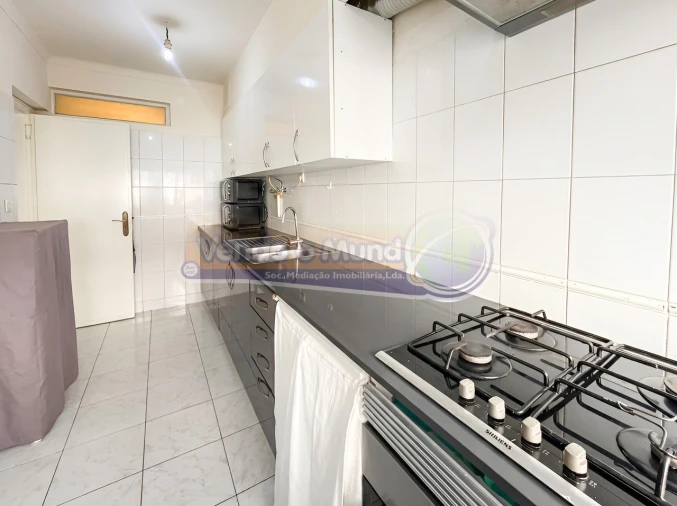 Apartamento T2 para Venda em Benavente Foto 3