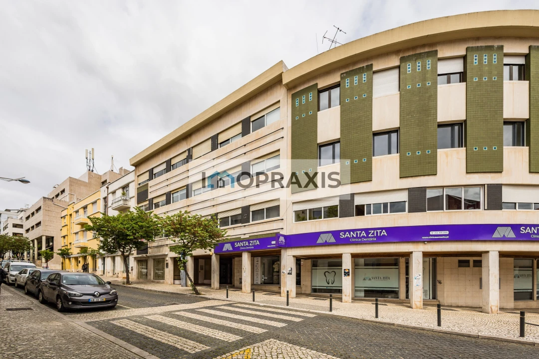 Apartamento T1 para Venda em Leiria, Pousos, Barreira e Cortes Foto 17