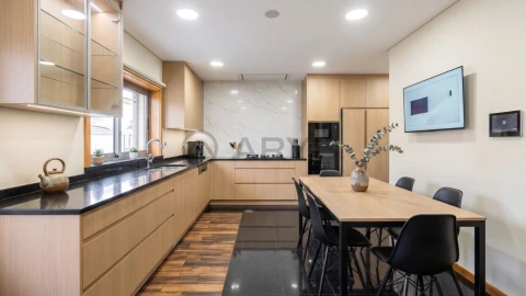 Moradia T3 para Venda em Arcozelo