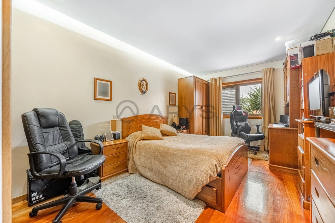 Moradia T3 para Venda em Arcozelo Foto 17