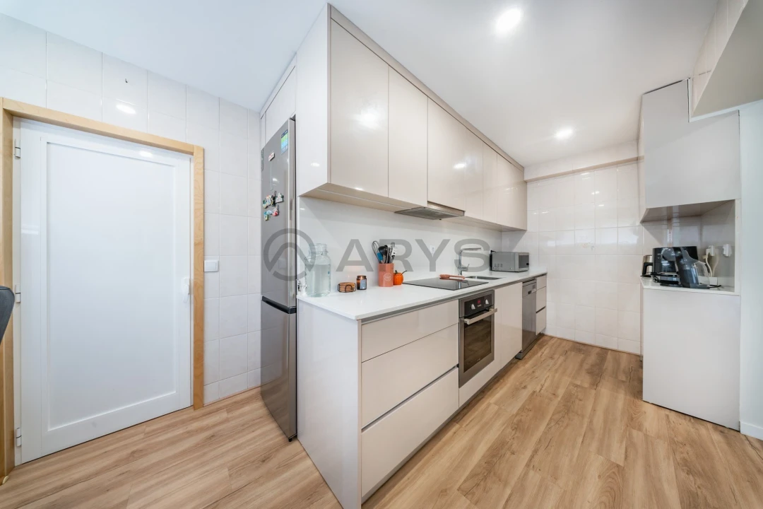 Apartamento T3 para Venda em Ramalde Foto 9