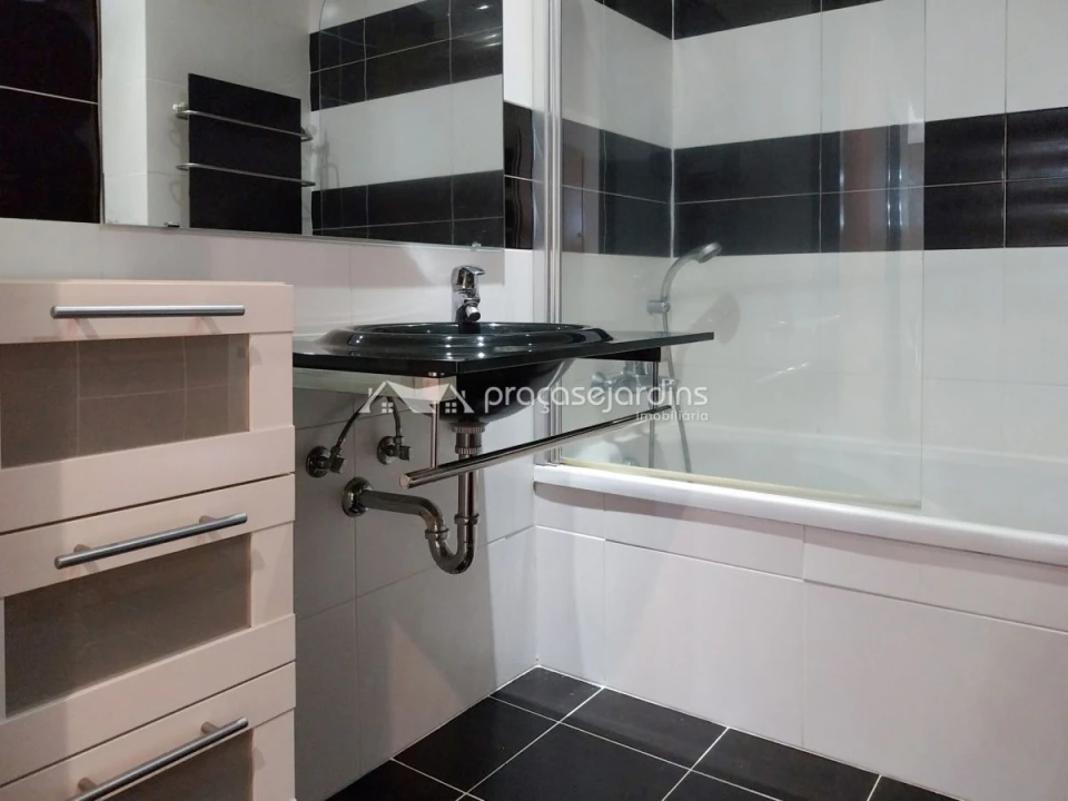 Apartamento T1 para Venda em Leiria, Pousos, Barreira e Cortes Foto 10
