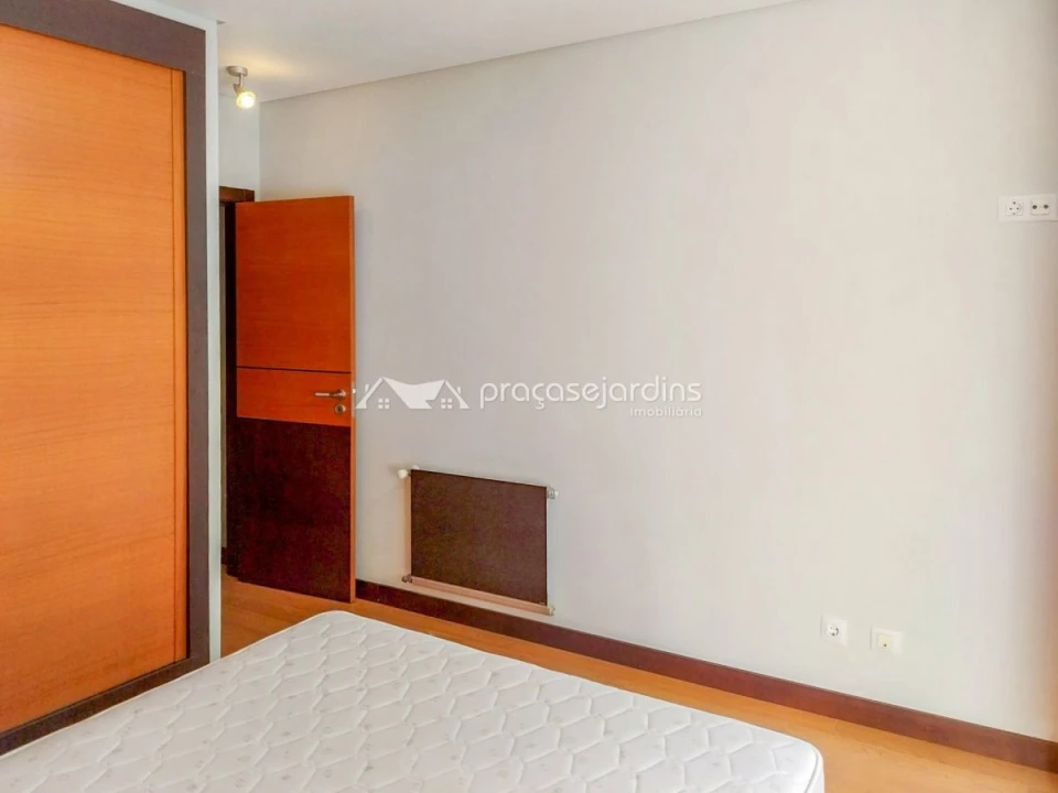 Apartamento T1 para Venda em Leiria, Pousos, Barreira e Cortes Foto 13