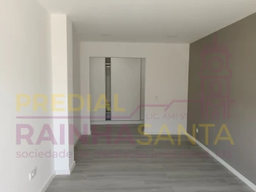 Apartamento T3 para Venda em Santa Clara e Castelo Viegas