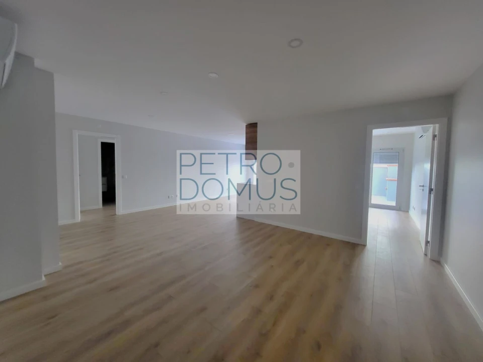 Apartamento T2 para Venda em Marrazes e Barosa Foto 4