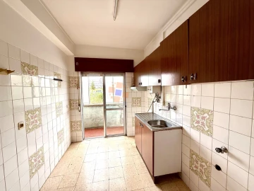 Apartamento T3 para Venda em Laranjeiro e Feijó