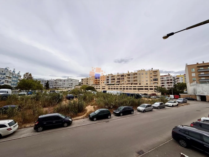 Apartamento T3 para Venda em Laranjeiro e Feijó Foto 2