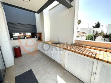Moradia T5 para Venda em Quarteira