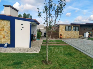 Quinta T3 para Venda em Alvorninha
